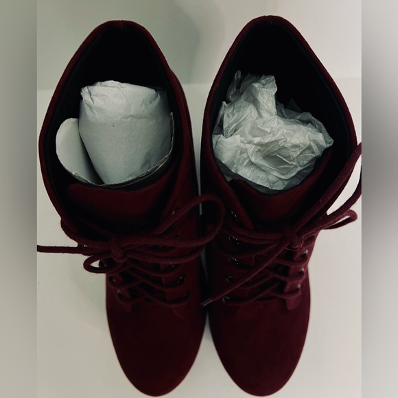 New~Burgundy Ankle Booties Sz 7.5M, by Soda - Picture 8 of 11